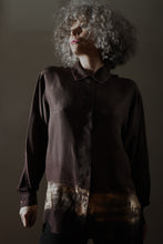 Load image into Gallery viewer, Chemise en soie maron vintage
