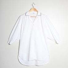 Load image into Gallery viewer, Chemise blanche et son col brodé