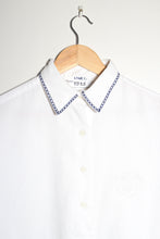 Load image into Gallery viewer, Chemise vintage blanche et son col brodé