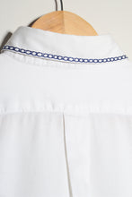 Load image into Gallery viewer, Chemise vintage blanche et son col brodé
