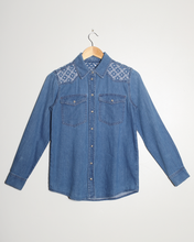 Load image into Gallery viewer, Chemise en jeans Sashiko