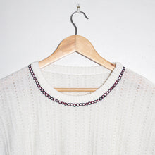Load image into Gallery viewer, Pull sans manche vintage blanc customisé
