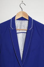 Load image into Gallery viewer, Veste bleue électrique et son col brodé
