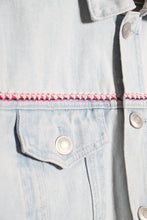 Load image into Gallery viewer, Veste en Jean's customisée