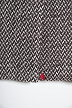Load image into Gallery viewer, Manteau en laine réparé