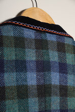 Load image into Gallery viewer, Veste vintage en laine customisée
