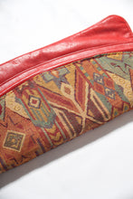 Load image into Gallery viewer, Pochette en cuire rouge