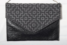Load image into Gallery viewer, Pochette en cuire &amp; Jeans Sashiko