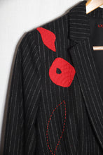 Load image into Gallery viewer, Veste noire à rayure blanche