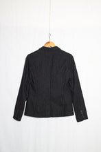 Load image into Gallery viewer, Veste noire à rayure blanche