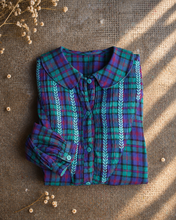 画像をギャラリービューアに読み込む, Chemise vintage à carreaux et broderies — Années 80