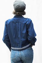 Load image into Gallery viewer, Chemise crop upcyclée Sashiko