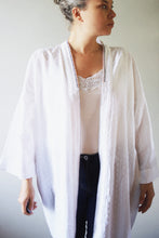 Charger l'image dans la galerie, Kimono blanc Sashiko