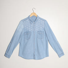 Charger l'image dans la galerie, Chemise en jeans Sashiko