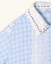 Charger l'image dans la galerie, Chemisette vichy bleu ciel — Dentelles anciennes &amp; broderies