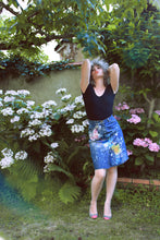 Load image into Gallery viewer, Jupe en jean's recyclée Arty #2 T 38