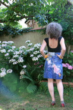 Load image into Gallery viewer, Jupe en jean's recyclée Arty #2 T 38