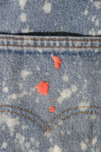 Load image into Gallery viewer, Jean's Levis recyclé et taches brodées