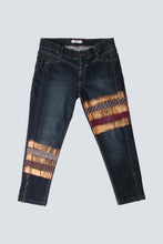 Load image into Gallery viewer, Pantalon en Jean's recyclé T 44