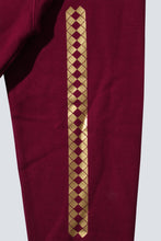 Load image into Gallery viewer, Sweat bordeaux avec graphisme or et bleu