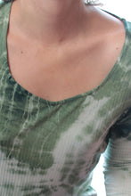Load image into Gallery viewer, T-shirt manches longues batik recyclé / M/L /