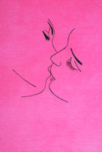 Load image into Gallery viewer, T-shirt rose love me tender love me true
