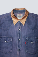 Load image into Gallery viewer, Chemise en jeans Levi's upcyclée Twinkle Vibe / Taille M
