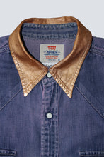 Load image into Gallery viewer, Chemise en jeans Levi's upcyclée Twinkle Vibe / Taille M