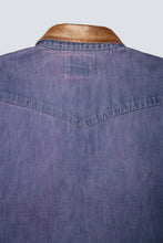 Load image into Gallery viewer, Chemise en jeans Levi's upcyclée Twinkle Vibe / Taille M