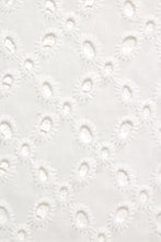 Load image into Gallery viewer, Top chauve souris broderie à l'anglaise blanche